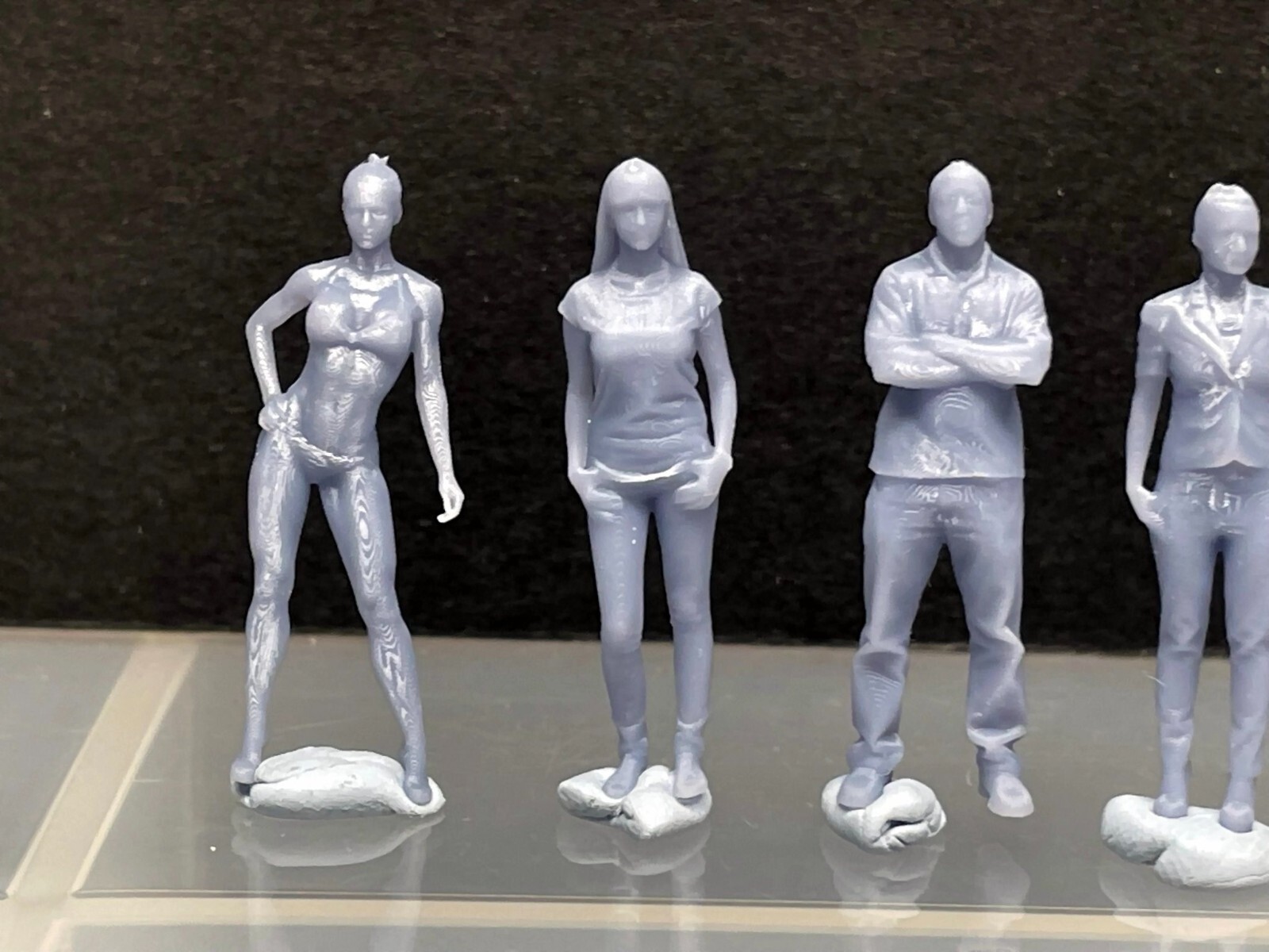 1:64 Scale Miniature People - Resin / unpainted -great for Dioramas #291 Figures