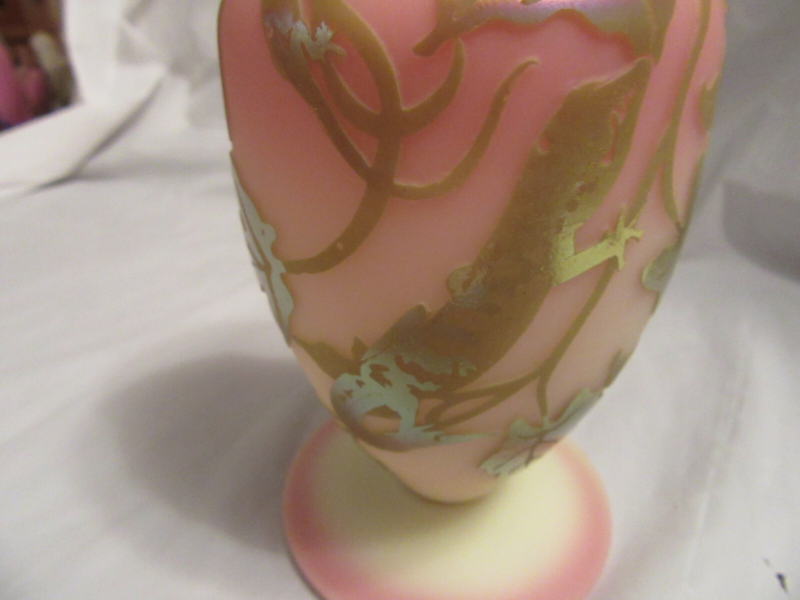 Fenton Camo Vase KesleyBomkamp made iin heaven Iguama pinkgold excellent