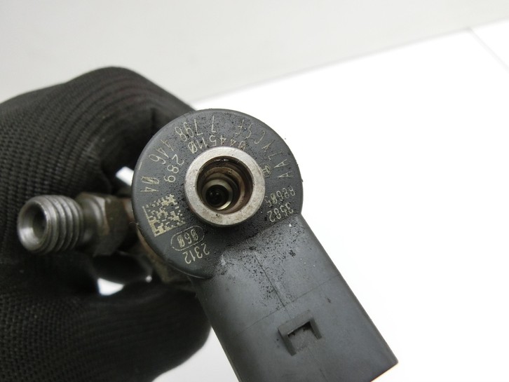 Iniettore Zyl.4 per BMW E81 1er 118d 07-11 - Bild 4