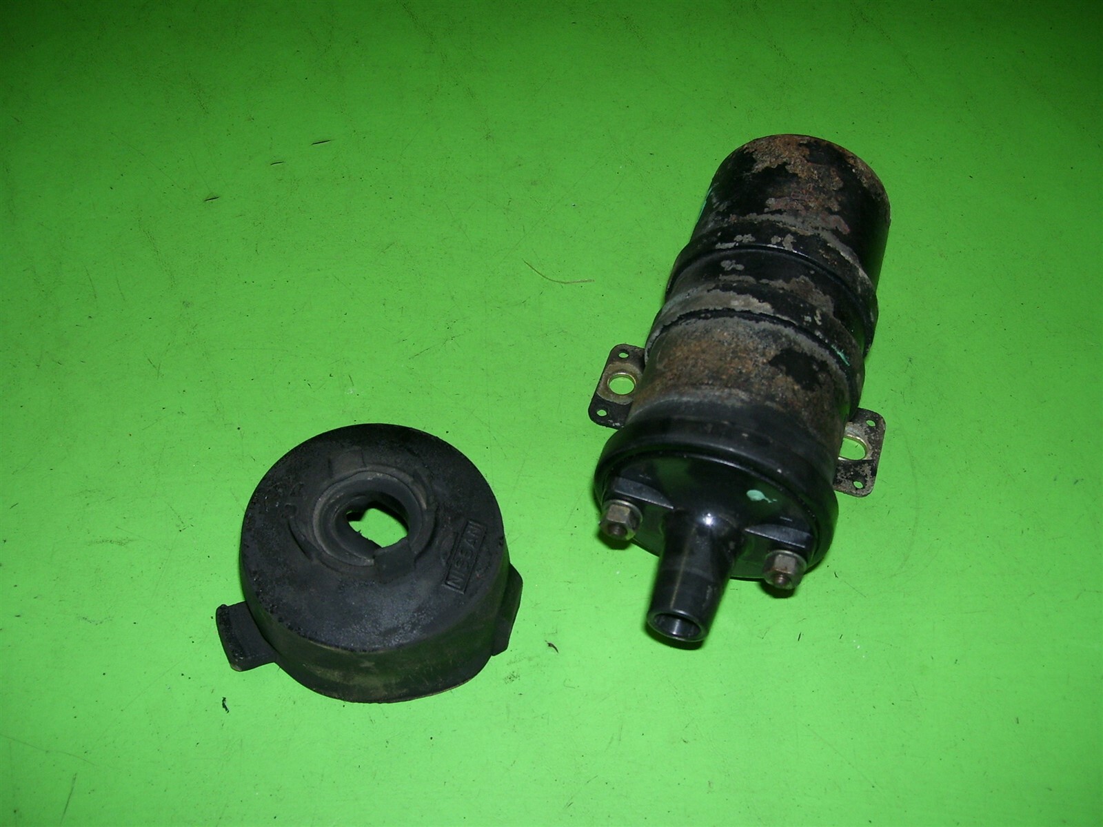 280Z 1980 Datsun 280ZX L28 Engine IGNITION COIL Spark oem