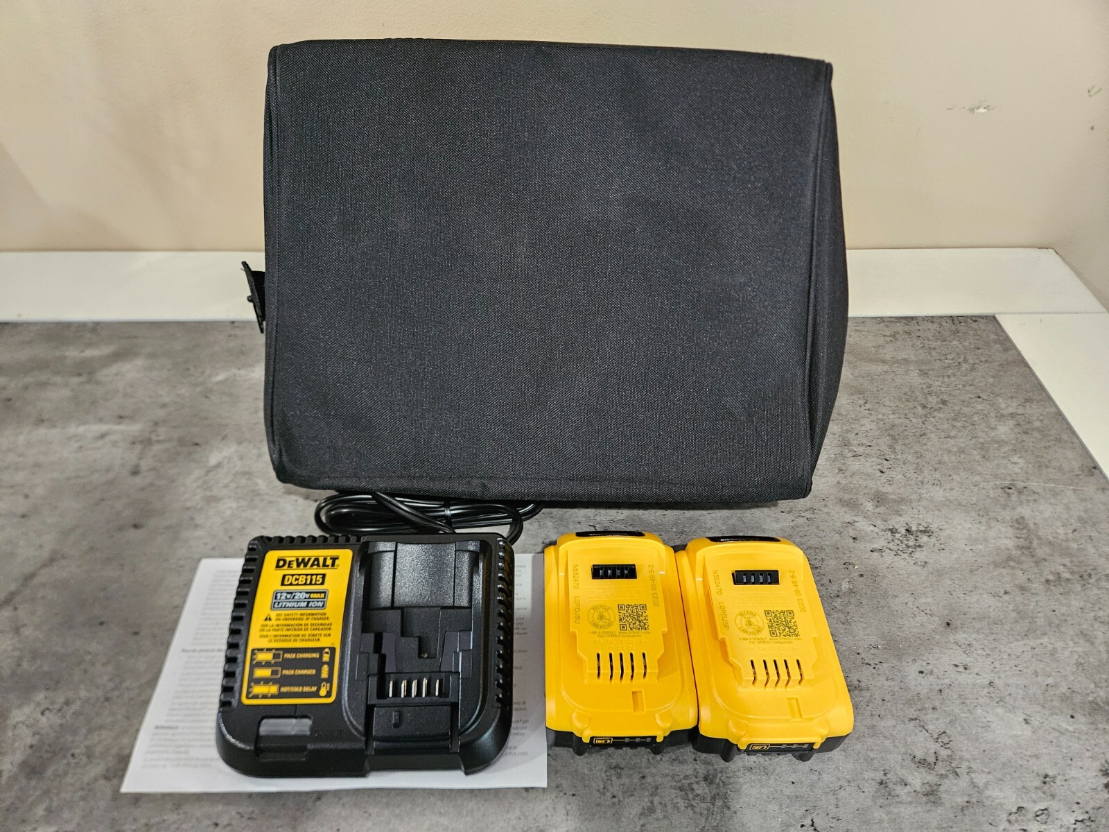 New DeWalt Starter Kit - 13" Bag, 2 - 5AH XR Batteries 2023, DCB115 Charger