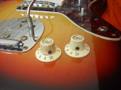 jazzmaster witch hat knobs