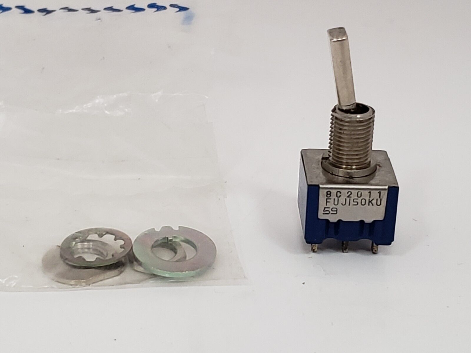 FUJISOKU ELECTRIC 8K2011 TOGGLE SWITCH ON-ON 2 POSITION