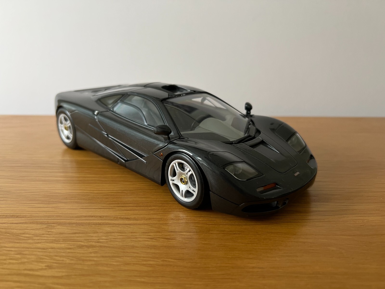 ミニカー McLaren F1 Road car 1/18 AUTOart Signature | McLaren F1 Roadcar 1/18 | In Depth Review