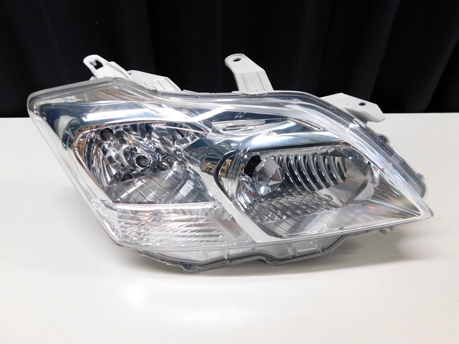 即決 プレミオ NZT260/ZRT260 HID 左ヘッドライト 純正