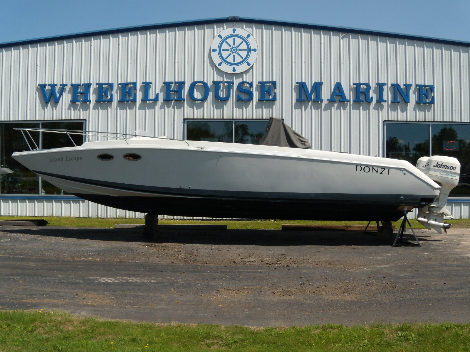 Donzi F-33 OF OffShore Fisherman Center Console