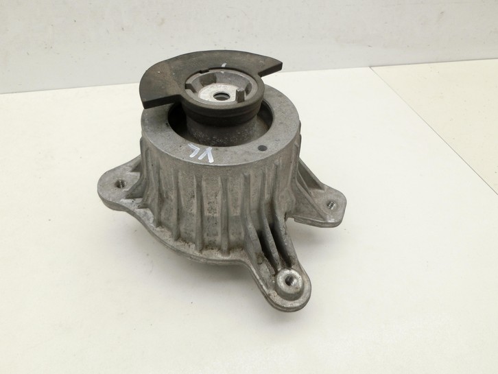 Mercedes S213 E220d 17-21 CDI 2,0 143KW Motorlager Motorhalter Links Vorne  - Bild 2