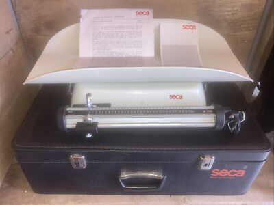 Seca 32 lb Mechanical Baby Scale w/ Sliding Weights & w/ Case  80 s - Vintage