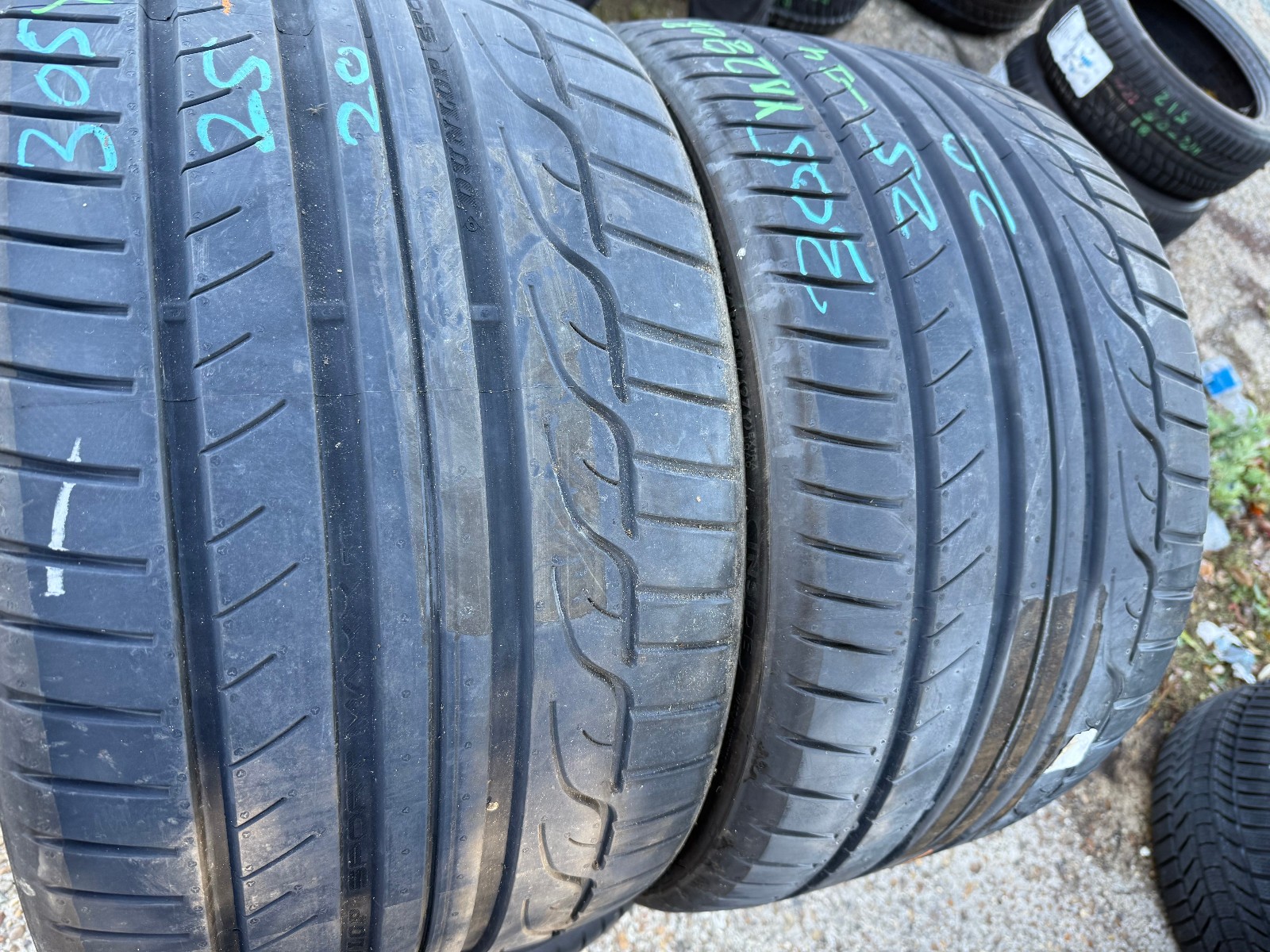 New 305 25 20 Dunlop Sport Maxx RT  Tyres x2, 97y, A Pair (F1_tyres) YD280