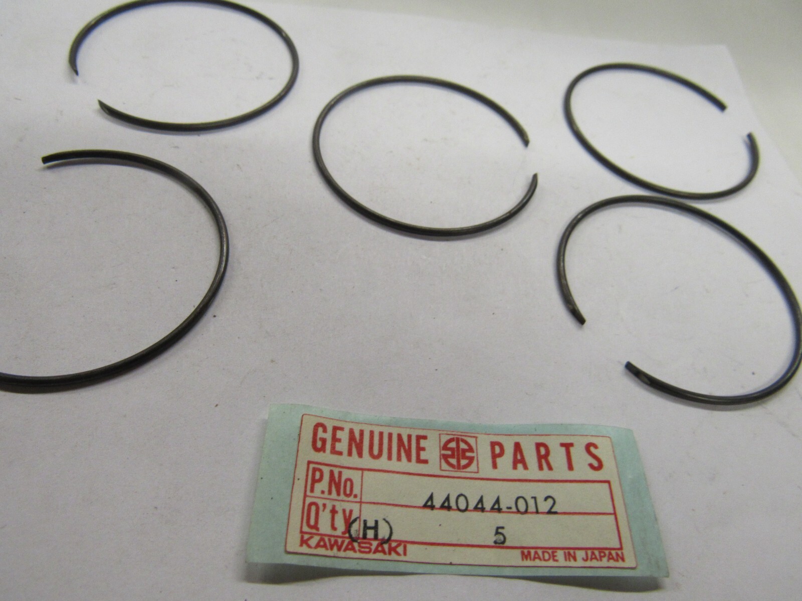 Kawasaki NOS NEW 44044-012 Oil Seal Circlip Z1 H1 H2 KE KH