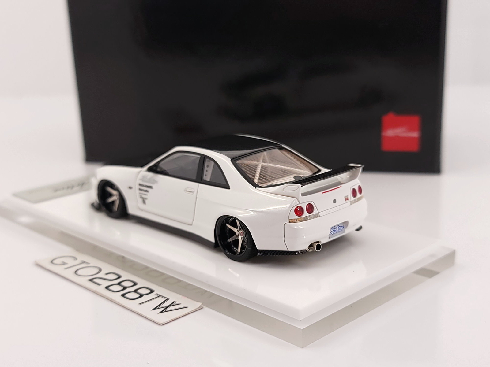 Make Up Eidolon 1:43 Garage Active R33 GT-R Wide Body