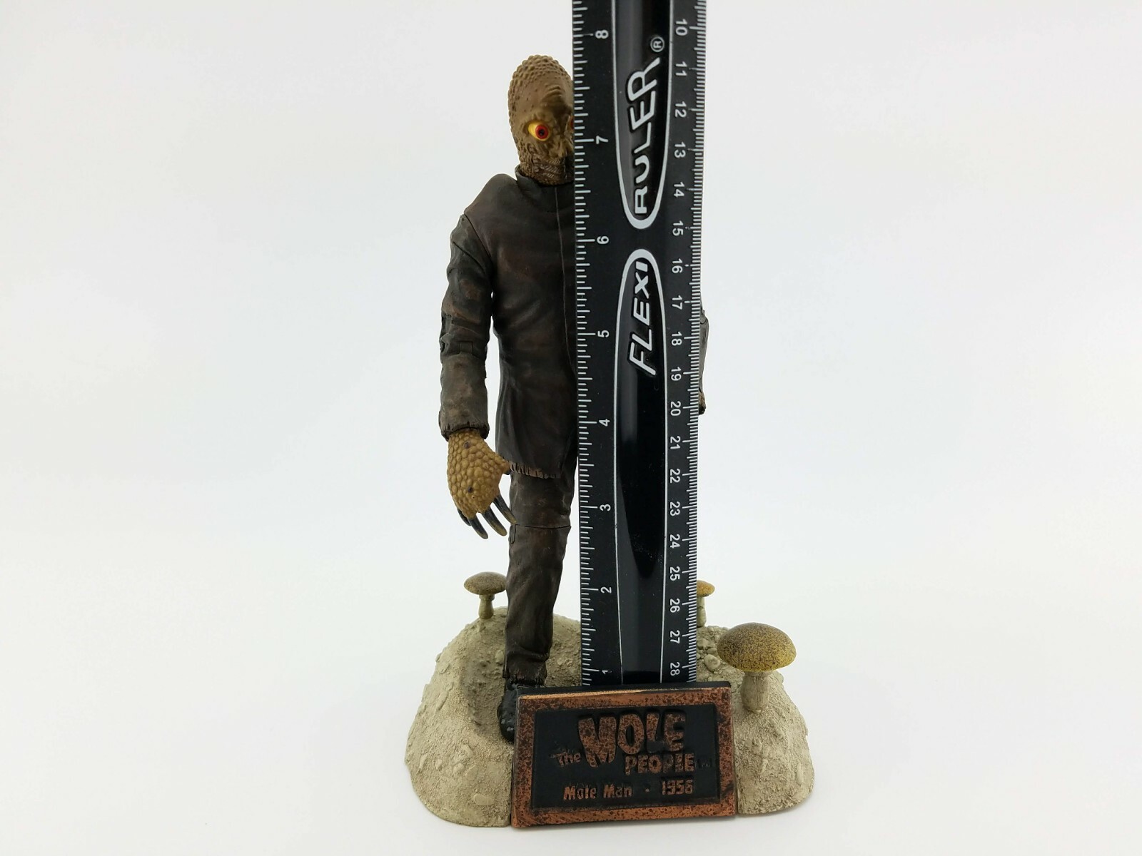 Universal Monsters The Mole People Action Figure Sideshow Toy Mole Man 2000