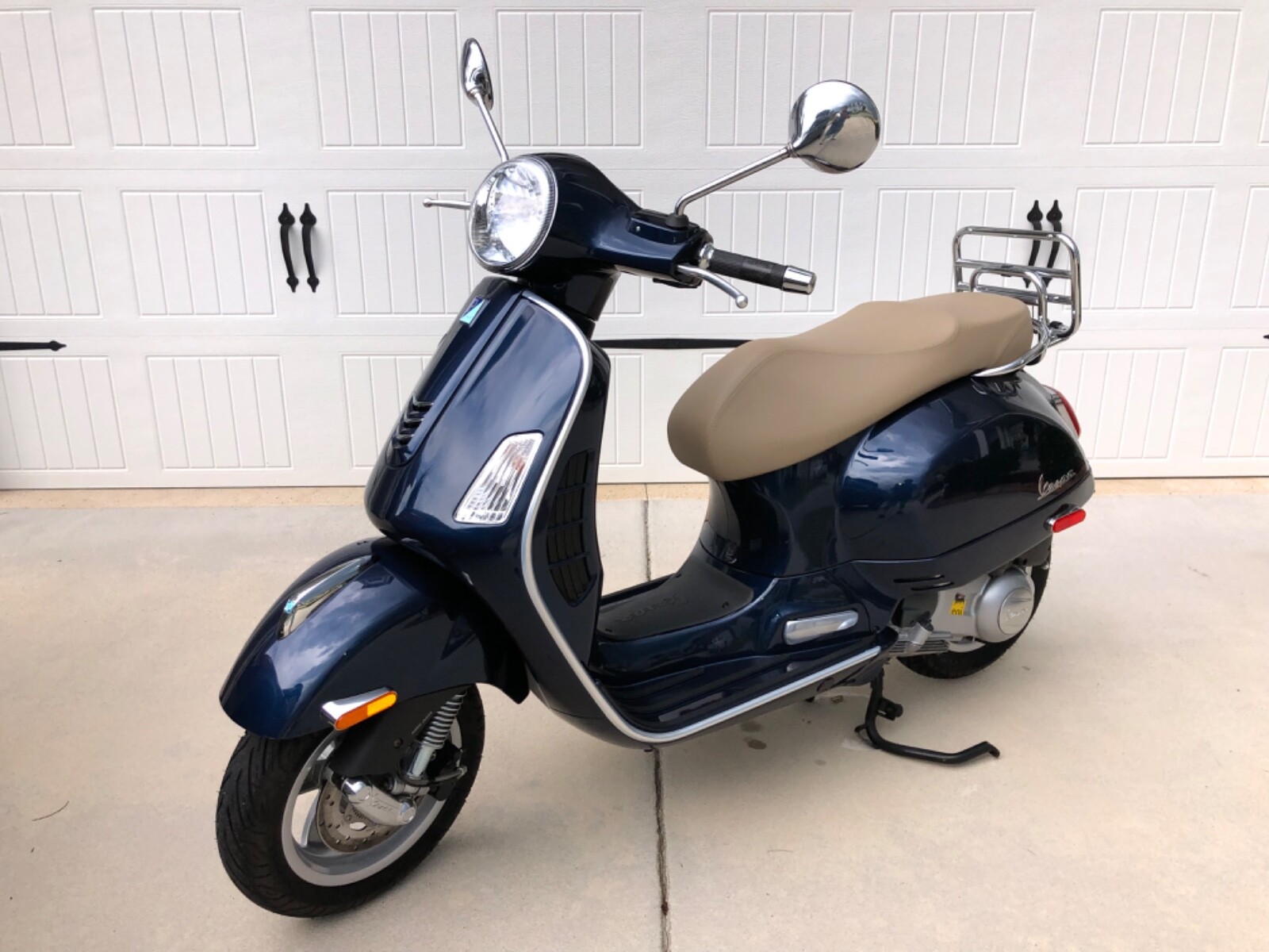 2016 Vespa 300 GTS ABS (Only has 190 Miles. Don’t miss out on this great offer)