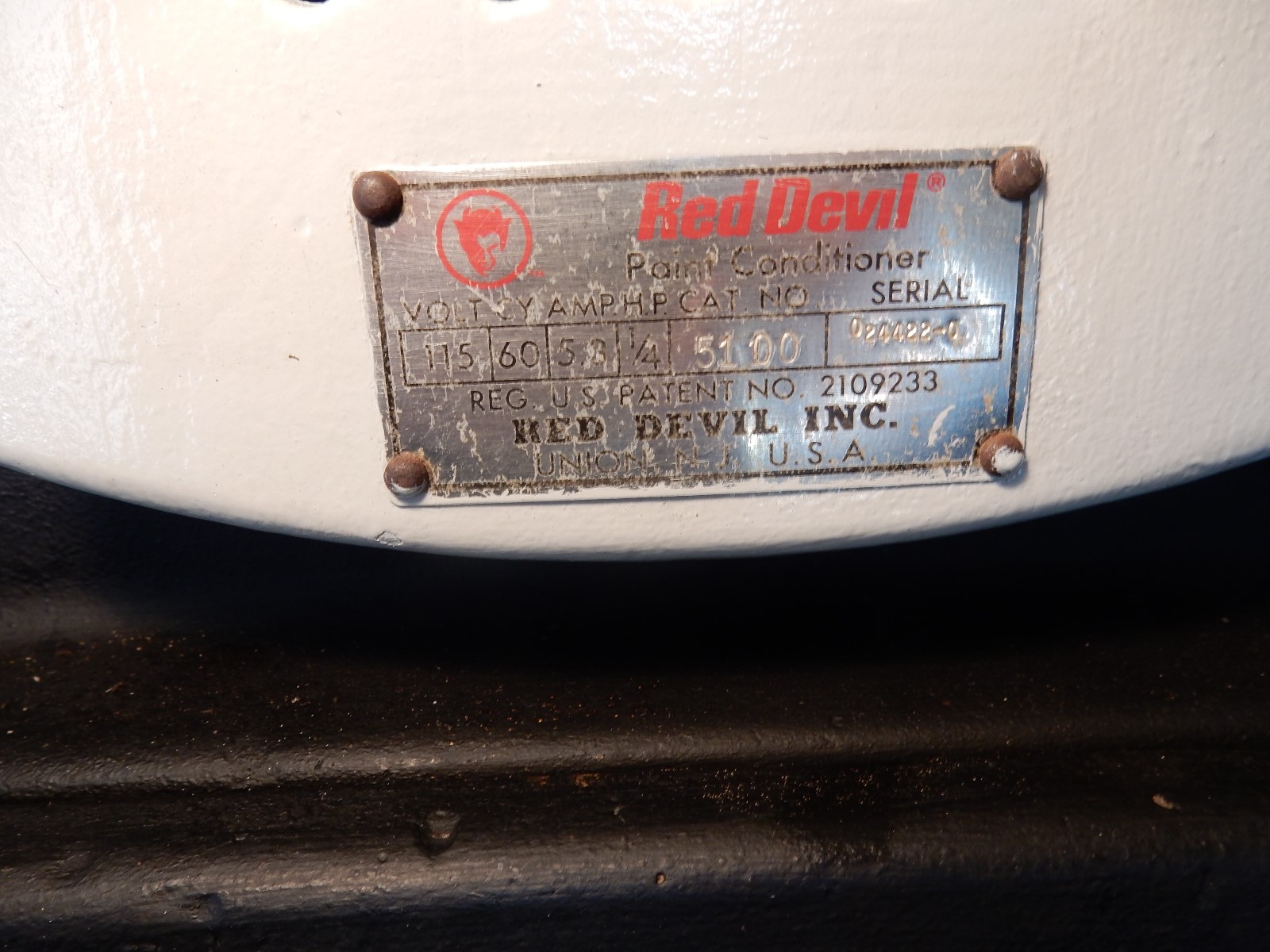 Red Devil Paint Shaker Model 5100  1 Year Warranty.....