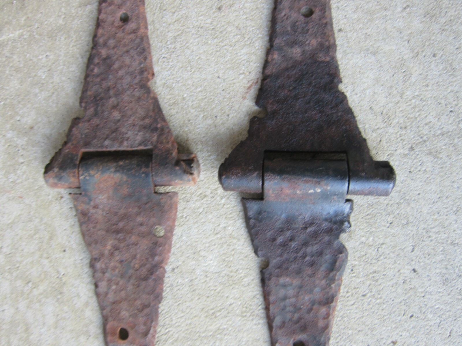 Antique Old Set Hand Forged Gate Barn Door Arrow Strap Hinges Vtg Rustic Patina