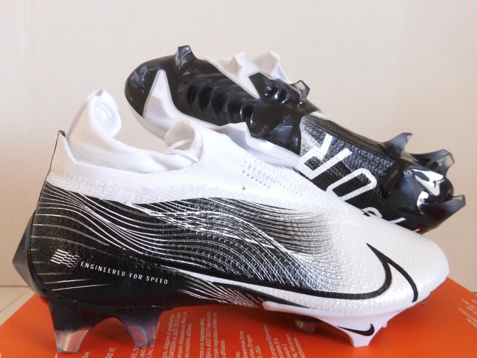 NIKE VAPOR EDGE ELITE 360 FLYKNIT NIKE VAPOR EDGE ELITE 360 FLYKNIT