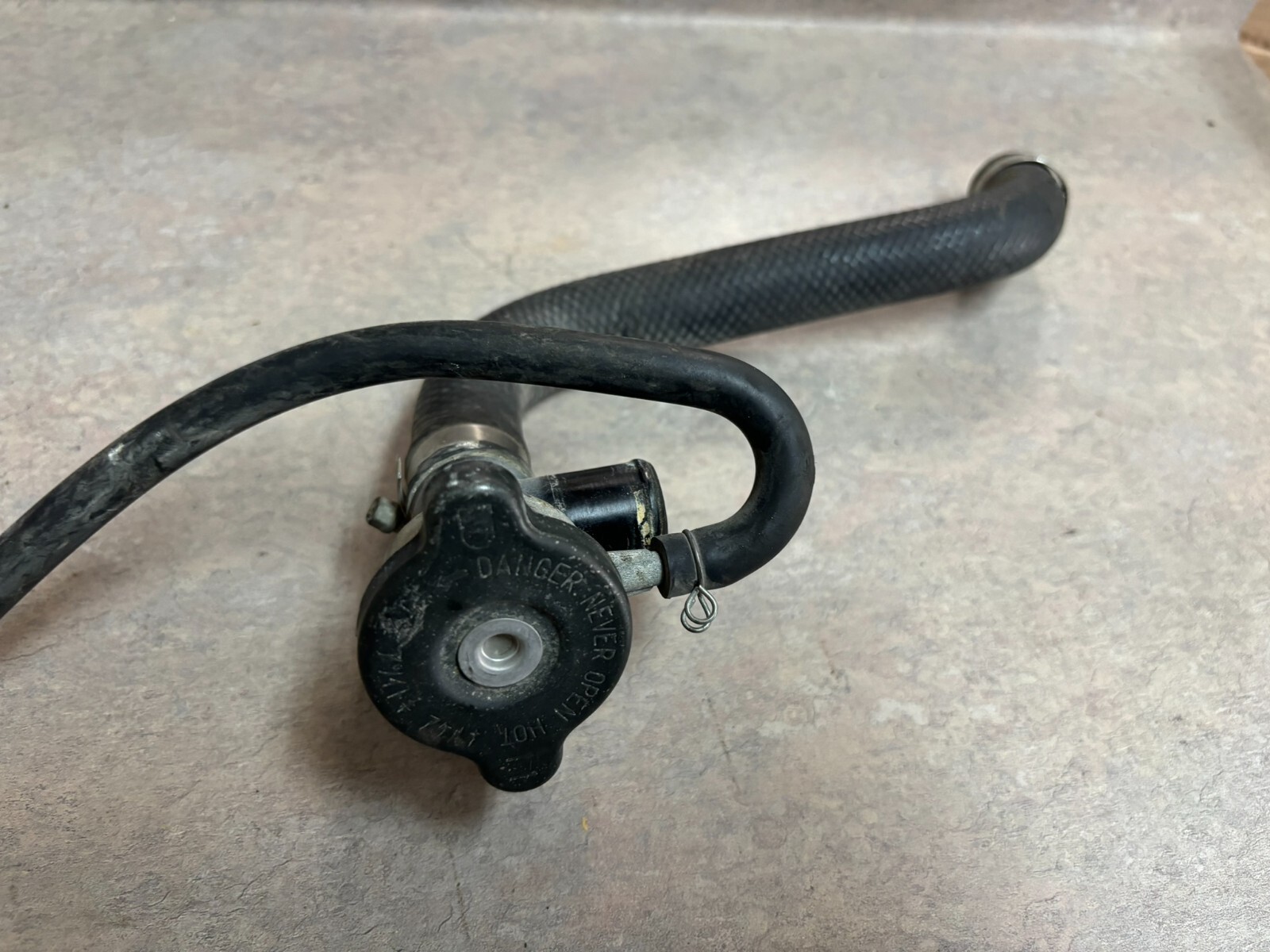 電熱器 1991 Kawasaki Ninja ZX600C Thermostat Housing Coolant Cap