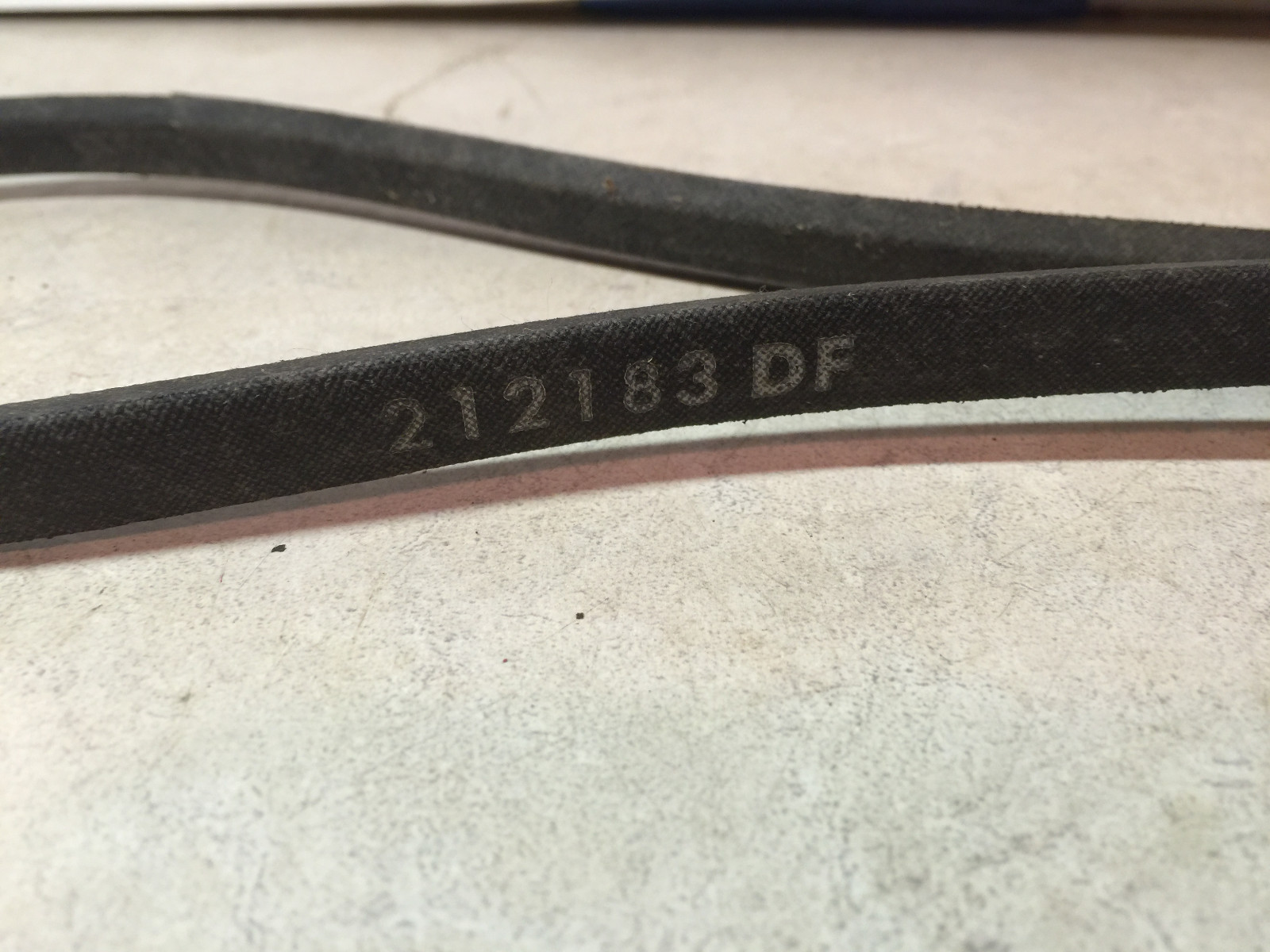 ORIGINAL WHEEL HORSE BELT WITH CARDBOARD SLEEVE WITH LOGO PART # 212183