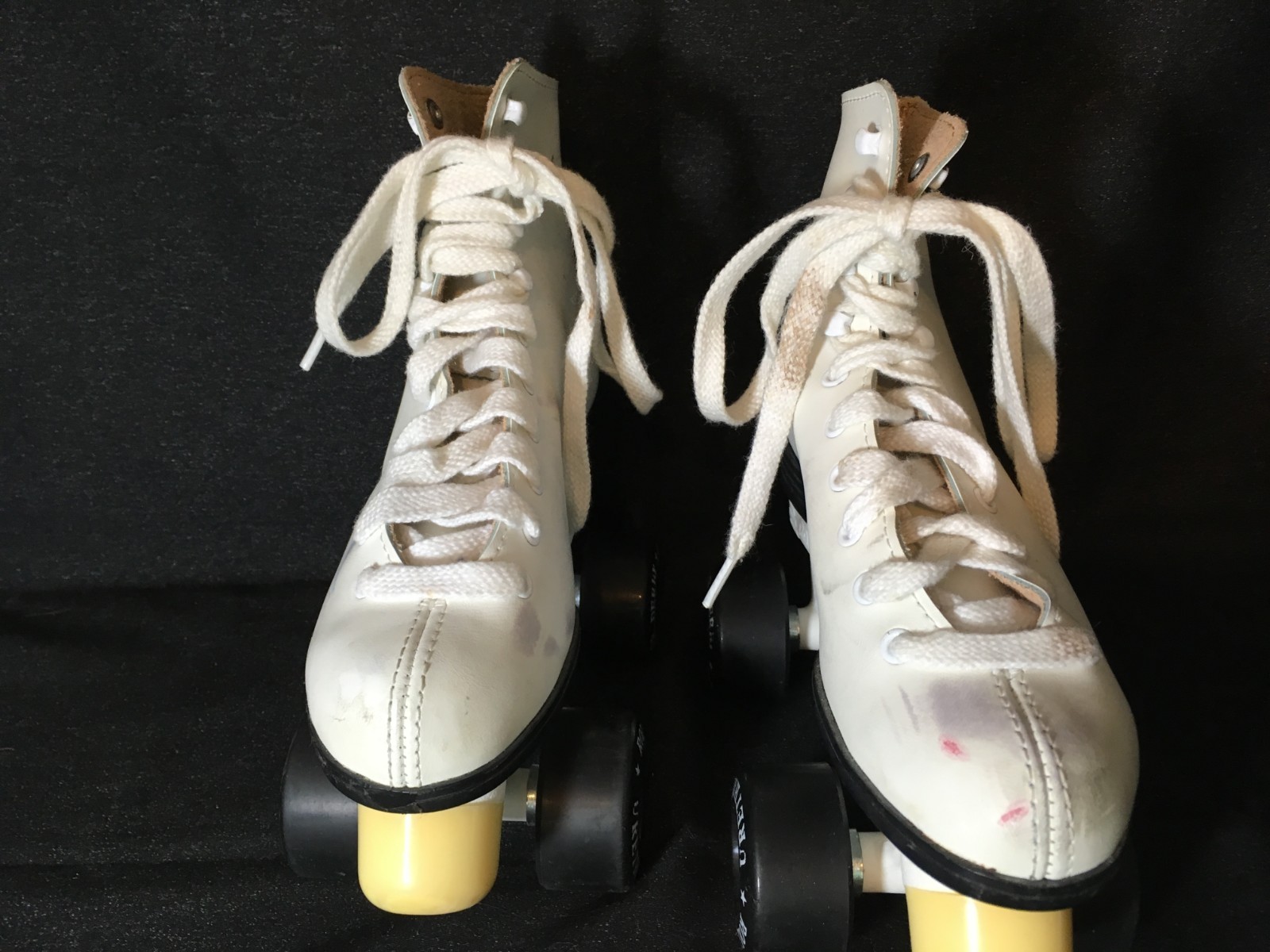 Rollar Derby Womens Skates~White~Faux Leather~Black Wheels~Size 5