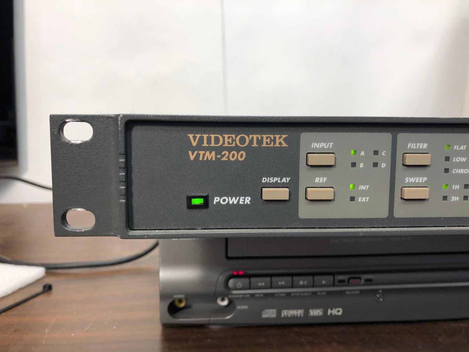 Videotek VTM-200 MULTI FORMAT Waveform/Vectorscope (Good condition)