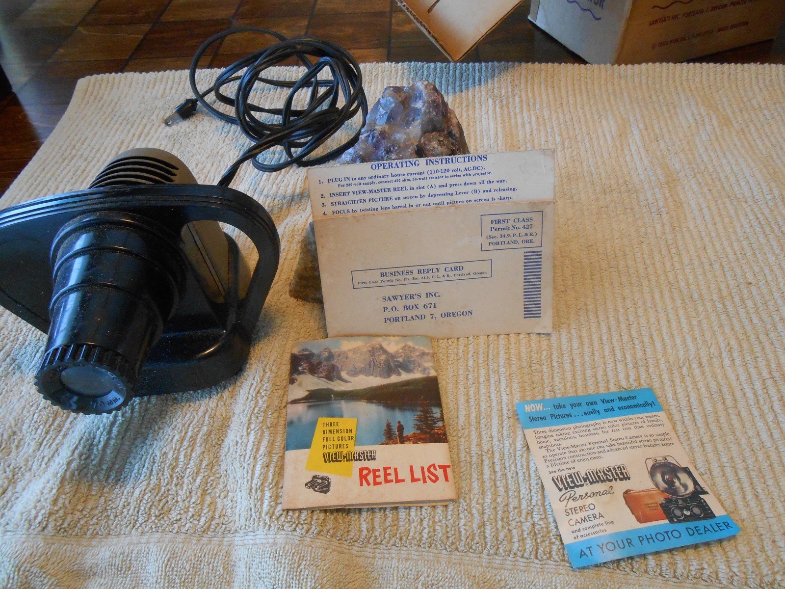 VINTAGE VIEW-MASTER JUNIOR PROJECTOR WITH BOX WORKS GREAT NO REELS