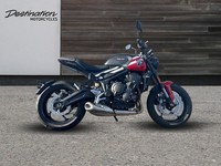 2025 Triumph Trident 660 PREMIUM TWIN COLOUR Petrol black 6 Speed