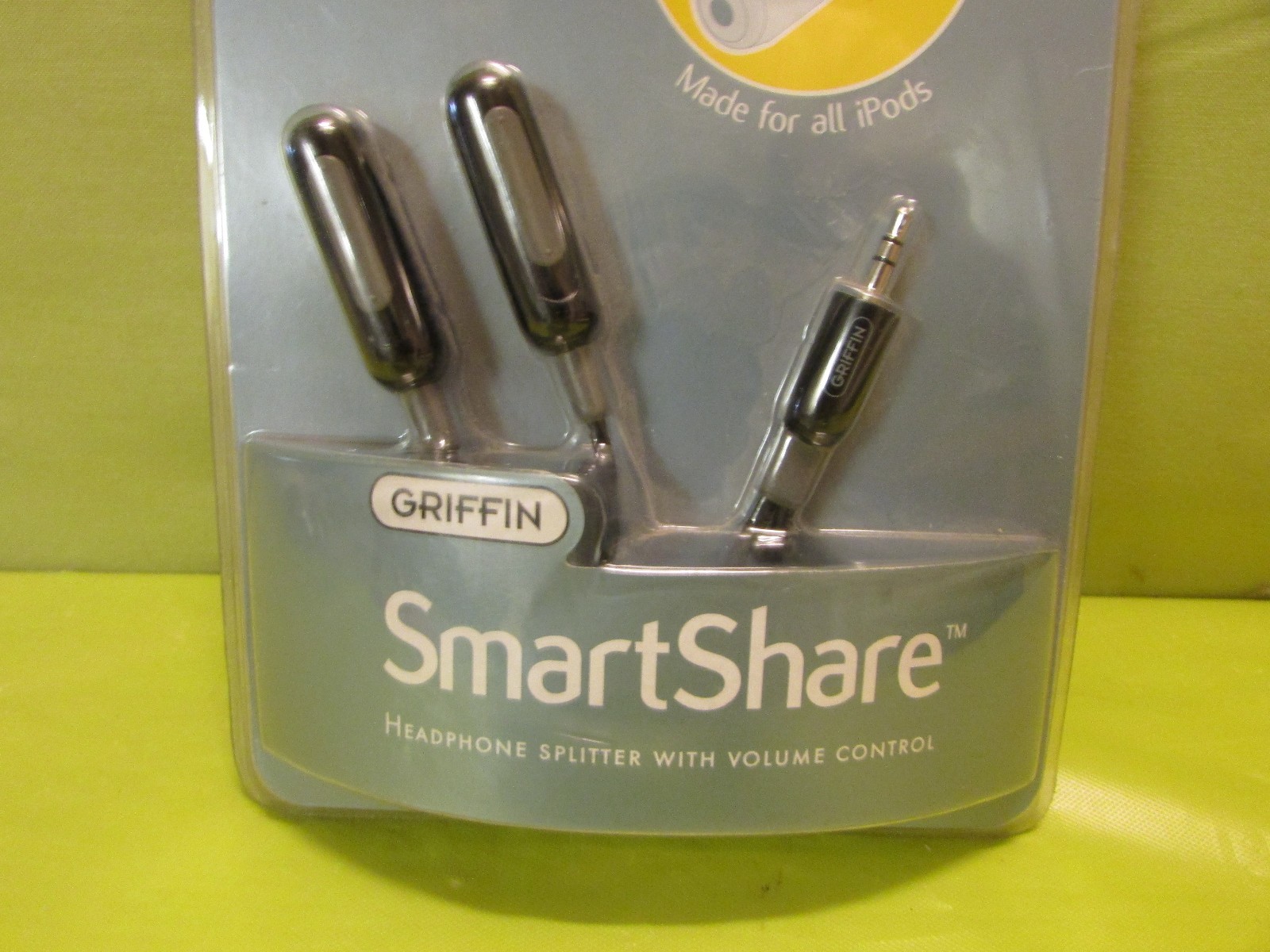 GRIFFIN SMARTSHARE HEADPHONE SPLITTER WITH VOLUME CONTROL