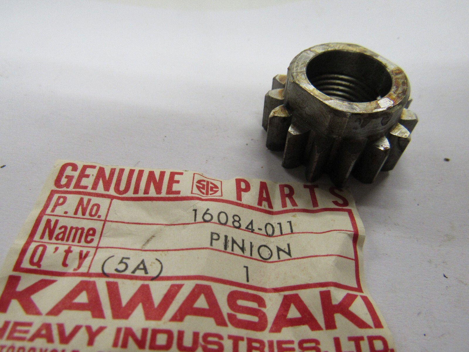 NOS Kawasaki Oil Pump Pinion Gear F8 F5 F9 F9B Big Horn 16084-011