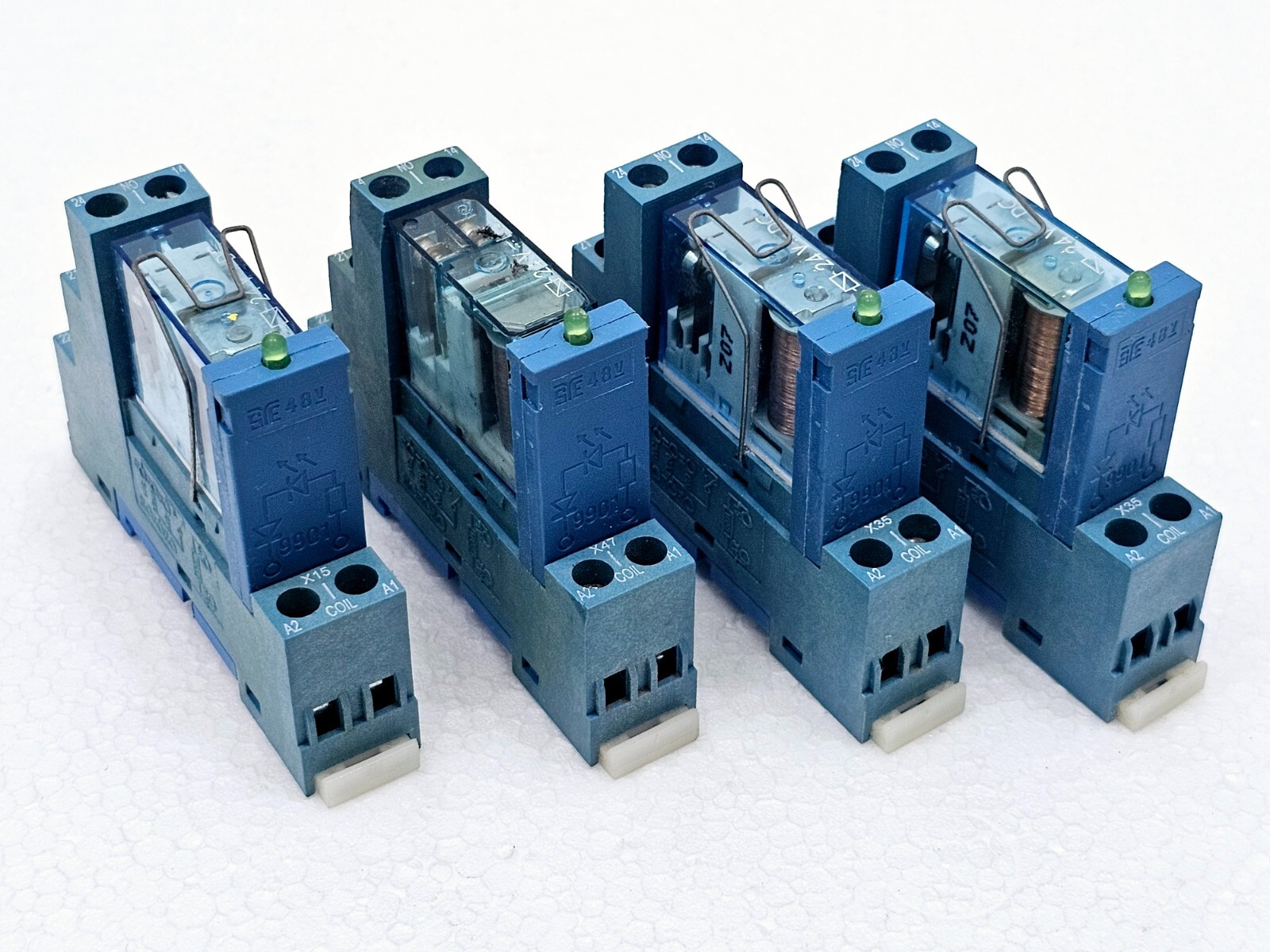 【f】【f】【8】【8】【824】【824】 FINDER TYPE 44.52S 24VDC POWER RELAY WITH 95.75 SOCKET - LOT