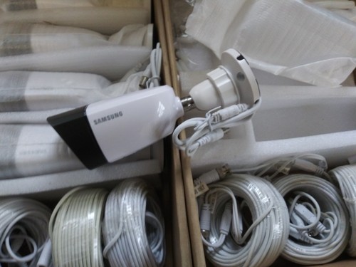Samsung SDS-P5101 16 Channel 10 Cameras 1TB HDD 600 TVL DVR Surveillance System