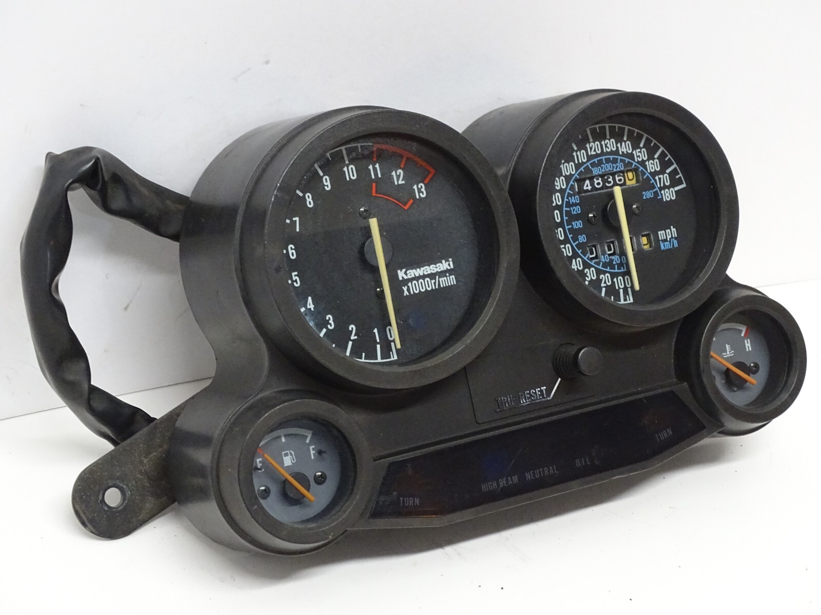 モア 1990 Kawasaki Ninja ZX10 ZX1000 Gauge Cluster Speedometer