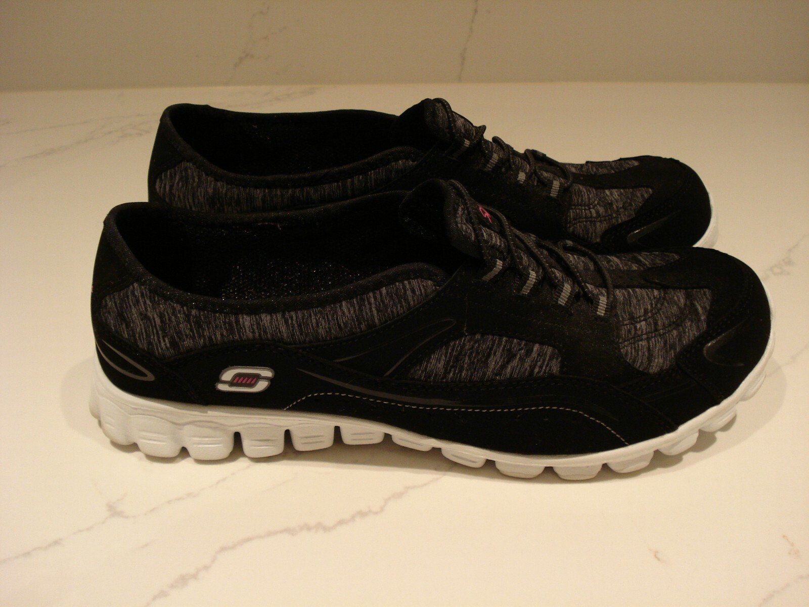 skechers memory foam sneakers wide width