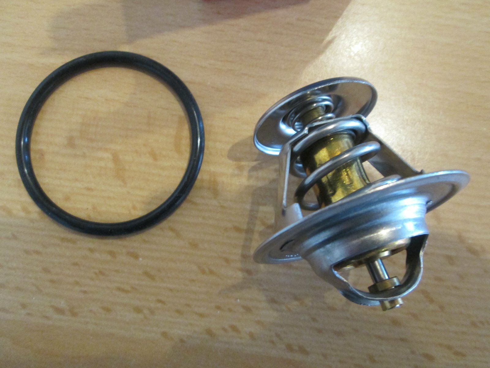 AUDI A3 8L Thermostat, inkl. Dichtung von TOPRAN, Germany  Teile Nr 211580000017