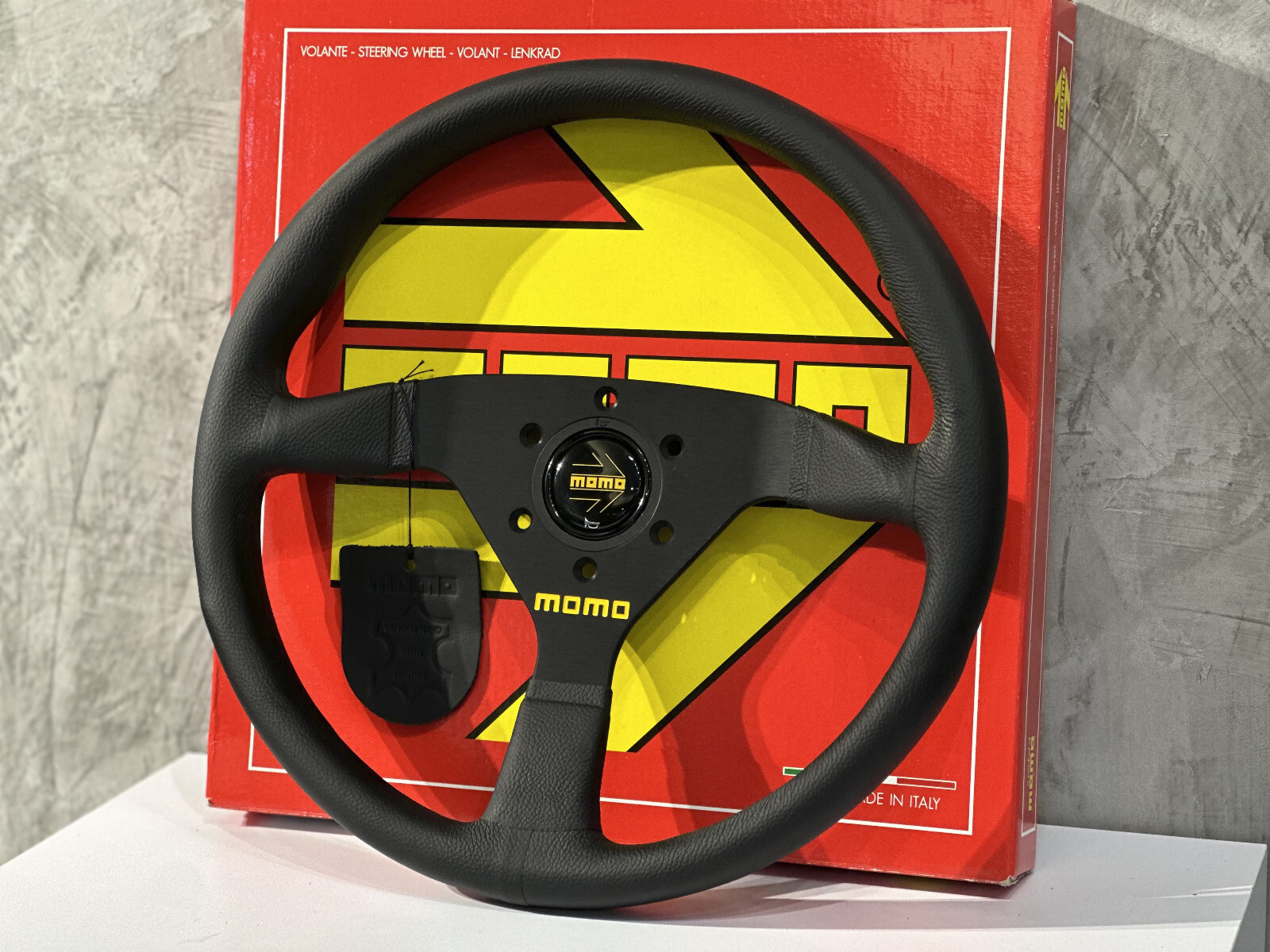 アクセサリー momo Genuine New MOMO ITALY STEERING MOD. 78 LEATHER Black 350 mm