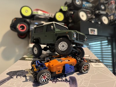 u*f様 KYOSHO Amazon.com: Kyosho Mini-Z 4x4 Land Rover Defender D90