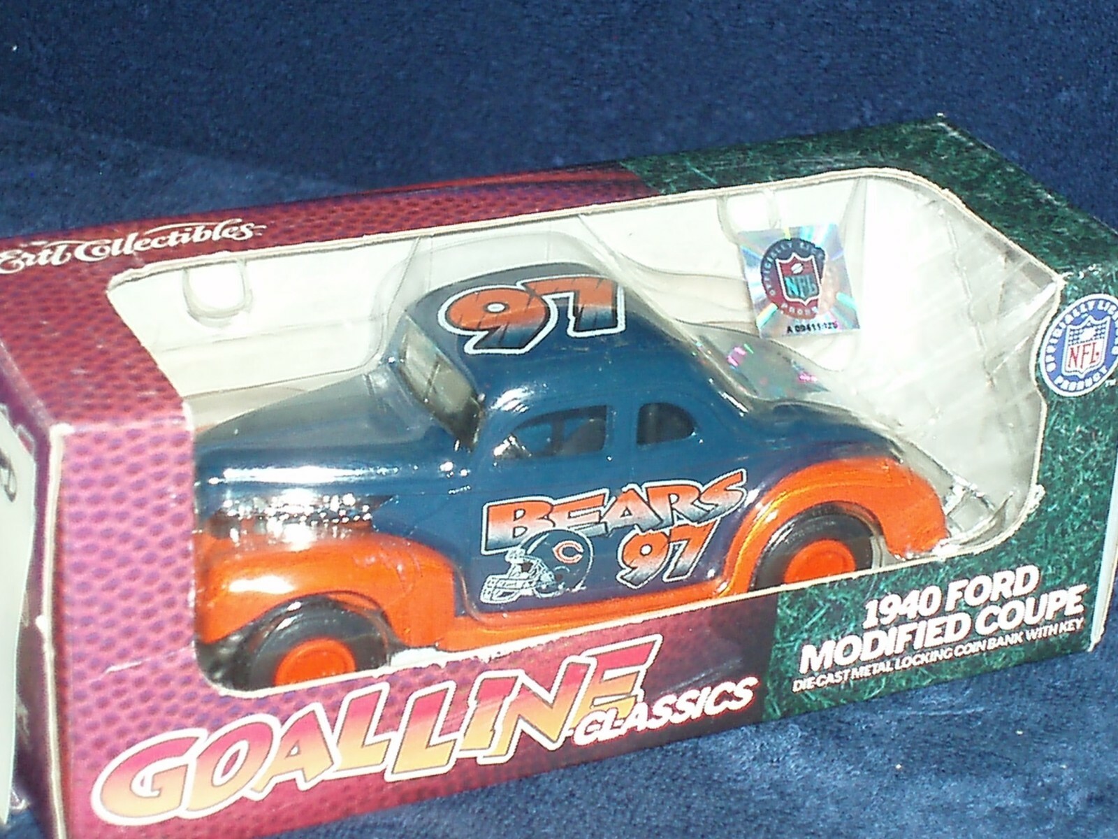 ERTL/GOAL LINE CLASSICS 1940 FORD COUPE CUSTOM 