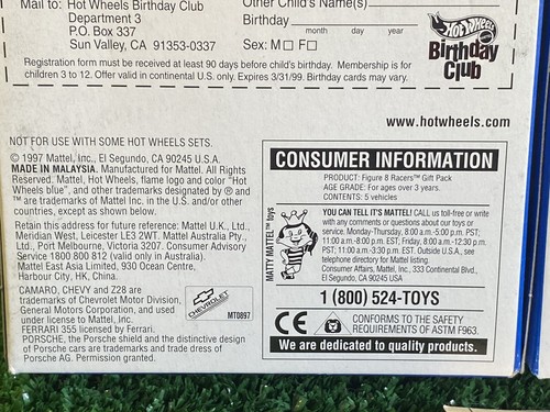 HOT WHEELS- 5 CAR GIFT PACK - FIGURE 8 RACERS- 18828 -PORSCE - FERRARI MORE -NEW