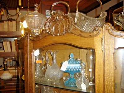 Antique Quarter-Sawn Oak Curved Glass China Cabinet with applied carving.  7413A