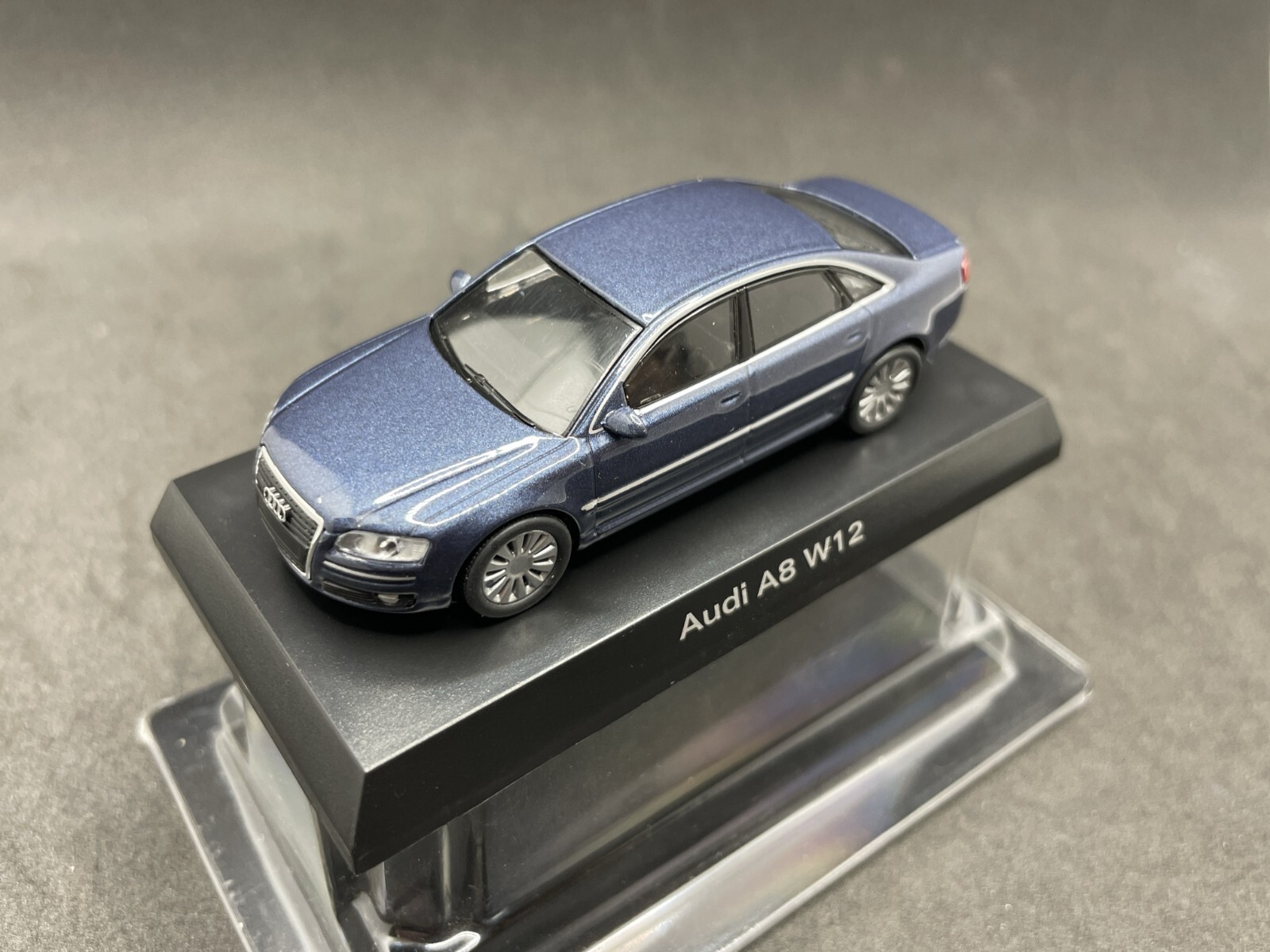 Kyosho 1:18 Audi A8L W12 Year 2014 Phantom black 9232 model