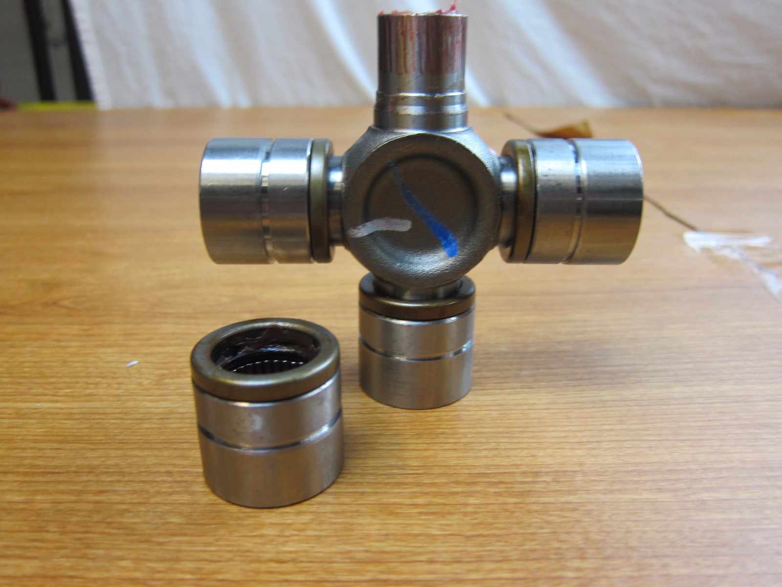 2003 2009 Dodge Ram 2500 3500 Front Axle Drive Shaft UJoint w/clips