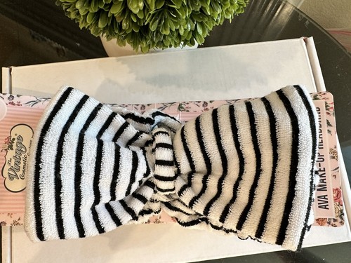 The vintage Cosmetic Company Ava Makeup headband