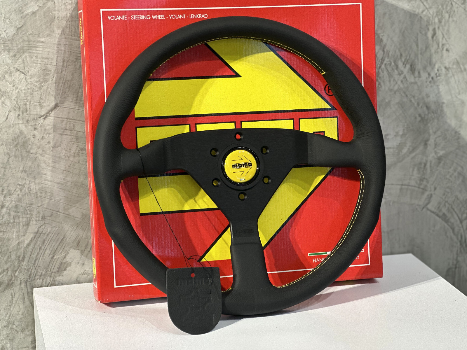 MOMO ステアリング v35 当時物】MOMO ステアリング V35 モモ