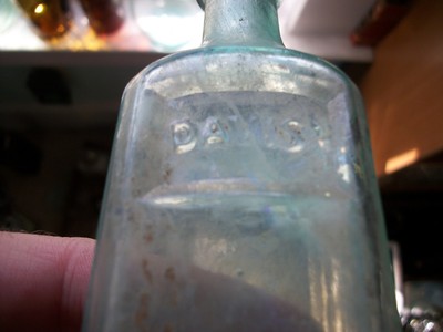 EARLY 1860s DAVIS VEGETABLE PAIN KILLER SUNKEN PANEL DOUBLE COLLAR APPLIED TOP