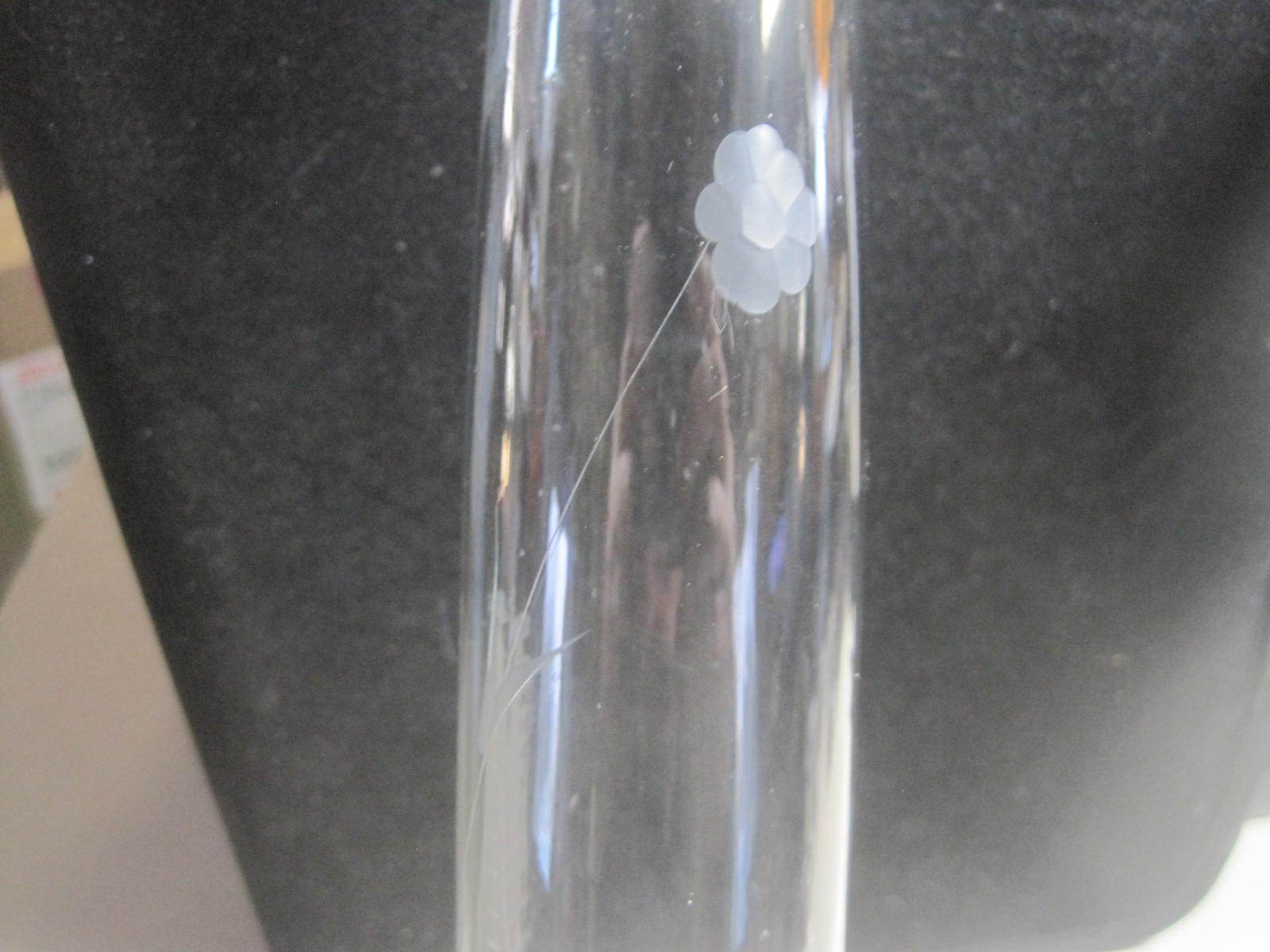 Crystal Bud Vase with Etched Flower and Leaf Decor 10