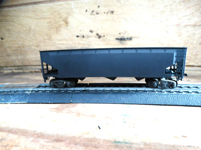 Roundhouse HO 41' AAR 3 Bay Model Railroad Train Hopper Unmarked