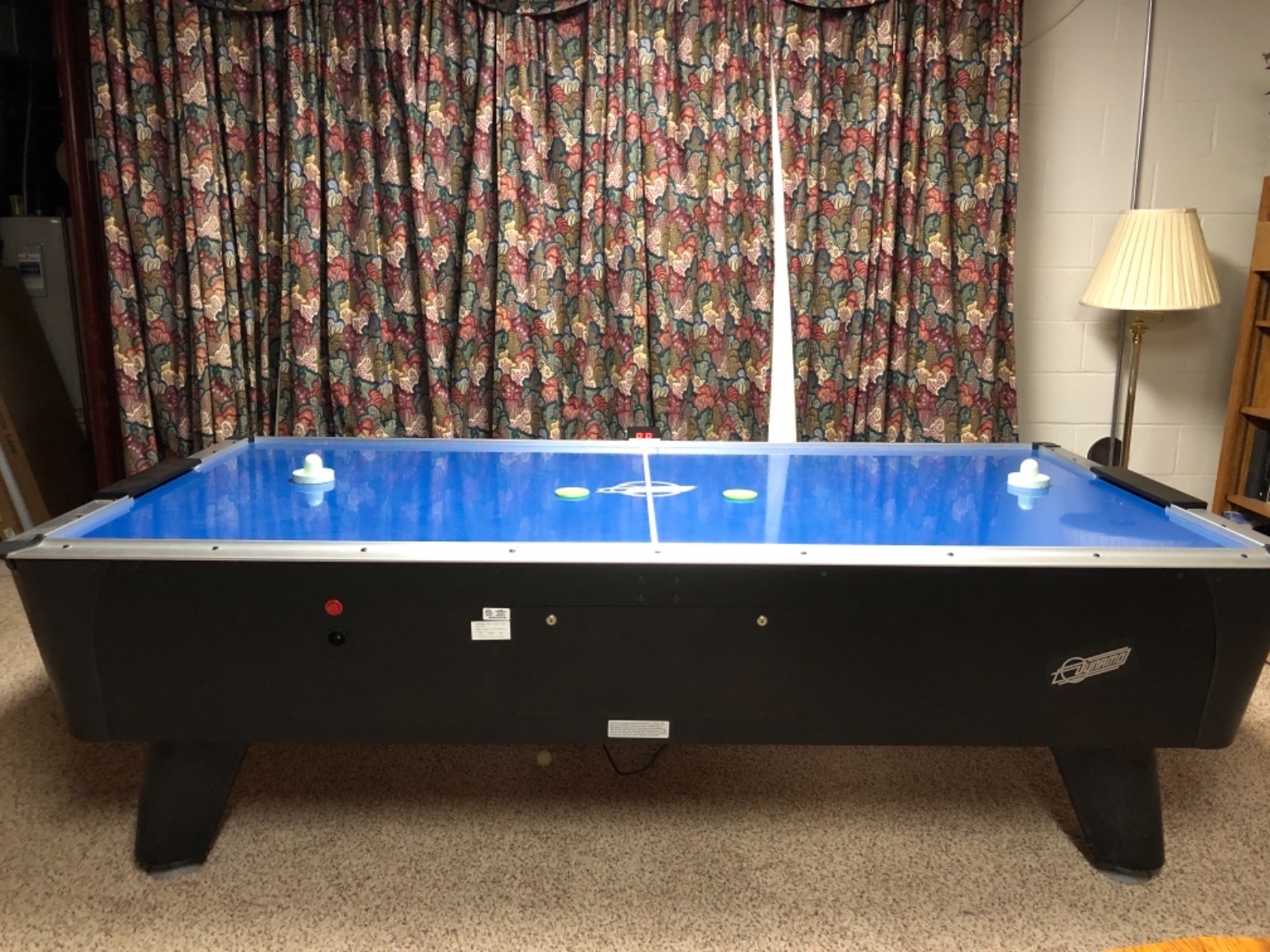 Dynamo Pro Style 8 ft Air Hockey Table