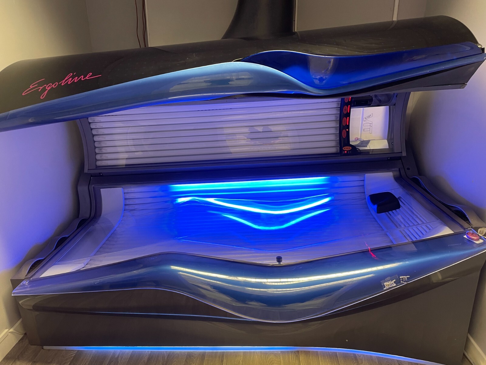 Lie flat sunbeds best sale