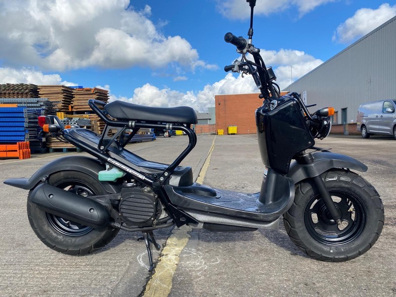 2003 JDM Honda Zoomer 50 in black