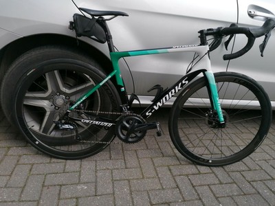Full carbon road bike 56cm