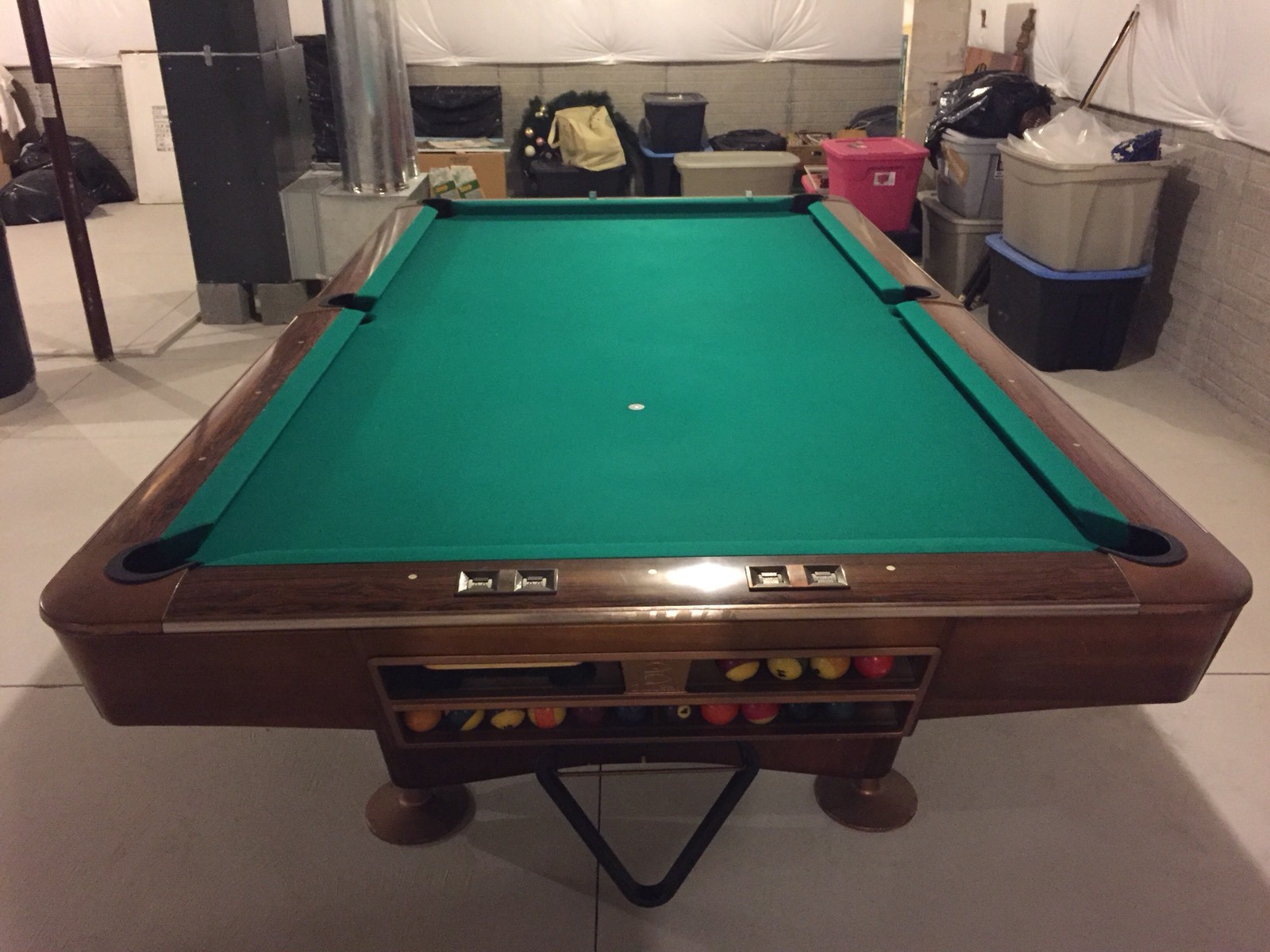 Vintage Brunswick 9’ Gold Crown III Pool Table - Recently replaced Cloth
